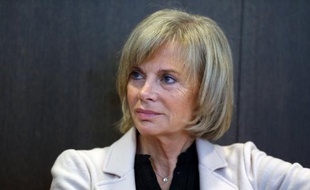 Élisabeth Guigou, ex-garde des Sceaux (PS), interrogée jeudi sur les menaces de mort proférées contre le juge Jean-Michel Gentil, a parlé de "responsabilité des amis de Nicolas Sarkozy".