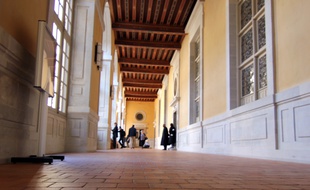 Les couloirs de la cour d'assises d'Ille-et-Vilaine, dans le Parlement de Bretagne à Rennes.