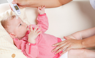 Voici une sélection des meilleurs thermomètres pour bébé.