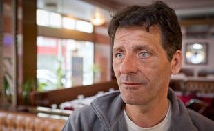 Michel Courtois, le 12 juin 2012 à Bois-Colombes (Hauts-de-Seine). L'homme de 46 ans, soupçonné du meurtre de Nathalie Davids, a été remis en liberté sous contrôle judiciaire le 11 juin 2012.