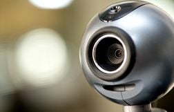 Si vous utilisez des caméras de surveillance chez vous, gare aux piratages