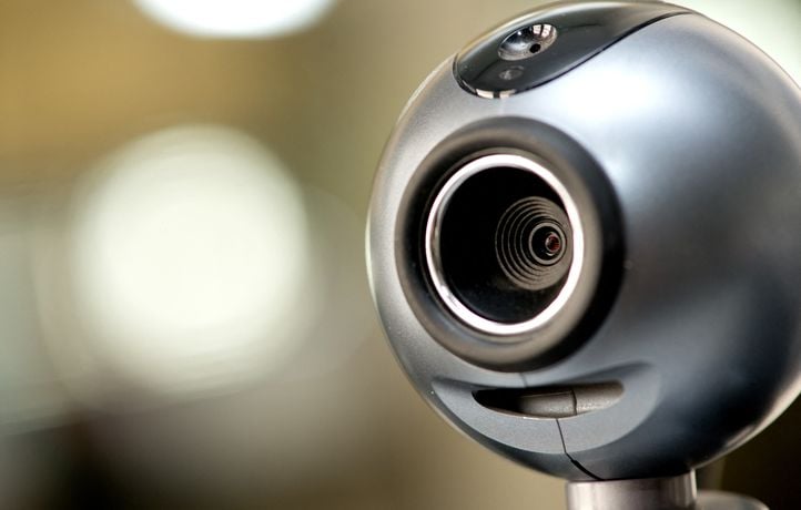 Si vous utilisez des caméras de surveillance chez vous, gare aux piratages