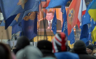 Le président ukrainien Viktor Ianoukovitch a mis en garde jeudi les Occidentaux contre l'"ingérence" dans la crise politique en Ukraine, tout en défendant les accords économiques conclus avec la Russie.