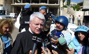 "Pour le moment, tout en suspendant ses activités, nous avons décidé de ne pas toucher à la mission, à son mandat", a déclaré le chef des opérations de maintien de la paix de l'ONU Hervé Ladsous après une réunion du Conseil de sécurité au cours de laquelle le chef de cette mission baptisée Misnus s'est exprimé.
