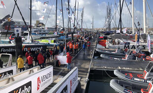 Beaucoup de monde ce lundi sur les pontons.