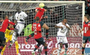 Marko Basa a ouvert le score d'une tête puissante sur un coup franc de Payet.