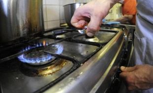 - SLOVAQUIE - Elle aussi entièrement privée de gaz russe, son unique fournisseur, la Slovaquie a décrété "l'état d'urgence énergétique" et maintenait vendredi de strictes restrictions pour le secteur productif, à défaut de quoi les réserves seraient épuisées en moins de dix jours y compris pour les ménages, a indiqué la société SPP.
