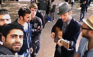 Charlie Winston avec les réfugiés