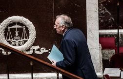 Avec la chute du gouvernement, la suppression des deux jours fériés annulée ?