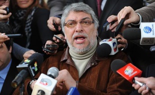 L'ex-président du Paraguay Fernando Lugo, destitué vendredi par le Parlement, a indiqué qu'il n'écartait pas la possibilité d'être à nouveau candidat à la présidentielle de 2013, dans un entretien publié jeudi par le quotidien brésilien Folha de Sao Paulo.