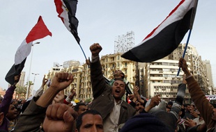 Une manifestation contre le régime d'Hosni Moubarak, le 4 février 2011 sur la place Tahrir au Caire (Egypte).