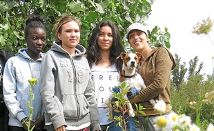Parmi les six adolescents ayant participé au chantier, quatre jeunes filles.