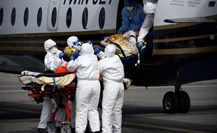 Transfert d'un patient en réanimation de Nice à Toulouse, le 16 mars 2021.