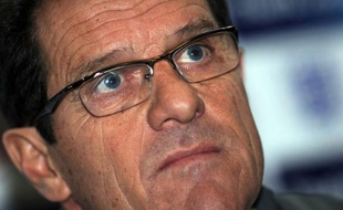 "Sans imagination", "paumée", "molle". L'équipe d'Angleterre de Fabio Capello est taillée en pièces par sa presse nationale jeudi, au lendemain de la défaite (2-1) à Wembley face à la France.