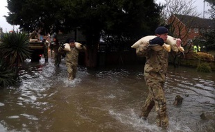 SLe coût des inondations en Europe pourrait atteindre 23,5 milliards d'euros par an vers 2050, soit le double des dégâts importants enregistrés en juin 2013 en Europe centrale, pour cause de développement économique et de changement climatique, selon une étude parue dimanche.