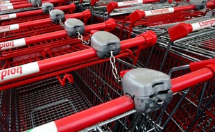 Caddies de supermarché au Mans en 2007.