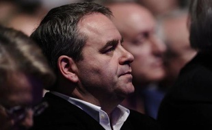 Le ministre du Travail Xavier Bertrand a avancé mercredi le nombre de 400.000 chômeurs de plus depuis 2007, s'appuyant sur les chiffres de l'Insee, nettement inférieurs à ceux de son propre ministère, qui recensent 738.000 demandeurs d'emploi sans activité de plus, en cinq ans.