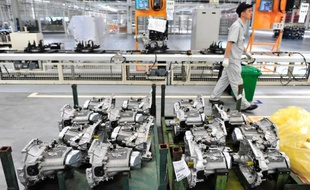 PSA Peugeot Citroën et Dongfeng sont parvenus à un accord sur leur future coopération industrielle et une annonce pourrait être faite en début d'année prochaine, rapporte mercredi le Financial Times.