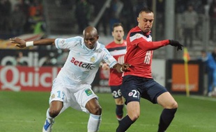 Le défenseur ou milieu de terrain marseillais Stéphane Mbia, blessé dimanche lors de la victoire de Marseille (3-1) en 16e de finale de la Coupe de France contre Le Havre (D2), sera absent durant un mois environ, a annoncé l'OM lundi.