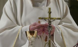 Un prêtre de l'église catholique (Illustration)