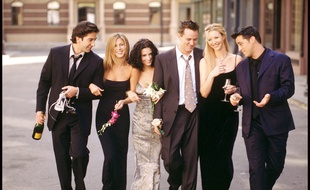 Les acteurs de Friends
De gauche à droite: David Schwimmer, Jennifer Aniston, Courteney Cox, Matthew Perry, Lisa Kudrow et Matt LeBlanc