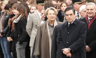 En dotant le Quai d'Orsay de trois ministres dont l'inusable Michèle Alliot-Marie, en lieu et place d'un ministre et d'un secrétaire d'Etat, Nicolas Sarkozy cherche à redorer l'image de la France, ternie récemment par les expulsions de Roms.