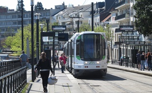 A Nantes, le 13 avril 2015- La station de tram Motte rouge, sur la ligne 2