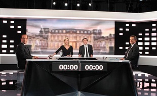 Plateau du débat télévisé entre les candidats François Holande (à gauche) et Nicolas Sarkozy (à droite), le 2 mai 2012 à la Plaine Saint-Denis.