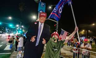 Des supporters de Donald Trump, à Bervely Hills le 3 novembre 2020.
