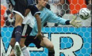 Dans cette partie fermée où les deux équipes étaient surtout attentives à ne pas commettre d'erreurs défensives, c'est l'Argentine qui ouvrait le score à la 49e minute.