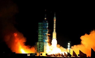 La Chine a lancé avec succès mardi un vaisseau inhabité qui tentera le premier rendez-vous spatial chinois en s'amarrant à un module d'essai déjà en orbite, étape cruciale vers la construction d'une station spatiale prévue vers 2020, a annoncé l'agence Chine nouvelle.