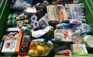 Un conteneur avec des restes alimentaires dans une usine de recyclage à Belesta-en-Lauragais, le 5 novembre 2015