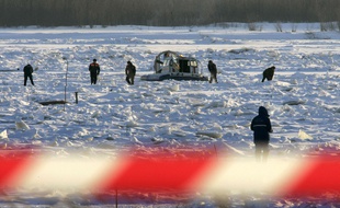 Un zone de fouilles sur le fleuve Amour, près de la ville de Khabarovsk, en Sibérie, le 20 décembre 2005.