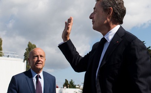 Alain Juppé et Nicolas Sarkozy à l'université d'été du parti Les Républicains à La Baule, le 5 septembre 2015.SALOM-GOMIS SEBASTIEN/SIPA
