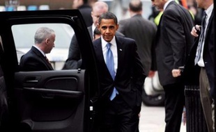 Barack Obama était attendu lundi avec une excitation rare à la Maison Blanche pour mettre pour la première fois le pied dans le Bureau ovale d'où il dirigera les Etats-Unis en janvier après George W. Bush.