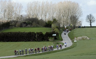 Les coureurs sur Gand-Wevelgem, le 27 mars 2016.