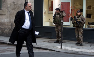 Un homme portant une kippa rue des Rosiers à pARIS? LE 12/1/2015