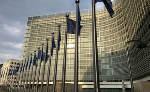 Législation sur l’IA: l’Europe laisse une porte ouverte pour la surveillance de sa population