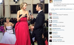 Jennifer Lawrence surprend Taylor Swift en pleine interview aux Golden Globes, le 12 janvier 2014.