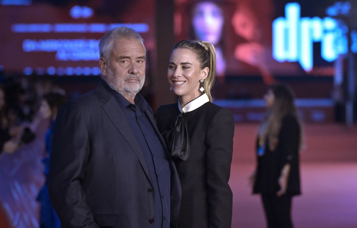 Rome : Luc Besson et l'avocate Sarah Saldmann s'affichent en couple