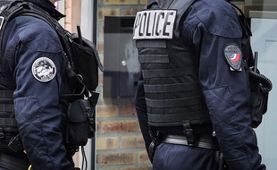 Des policiers. (illustration)