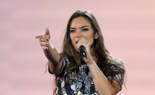 Alma, candidate de la France à l'Eurovision 2017 lors d'une répétition sur la scène de Kiev (Ukraine), le 10 mai 2017.