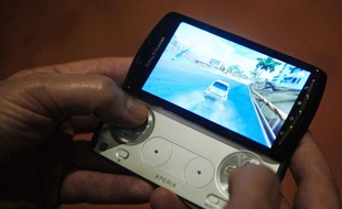 Le Xperia Play de Sony, présenté à Barcelone (Espagne) le 13 février 2011.