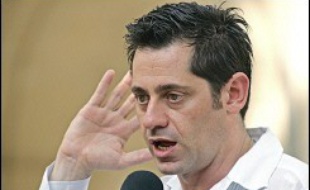 Le metteur en scène et dramaturge Olivier Py, 41 ans, succèdera à Georges Lavaudant, 59 ans, à la direction du Théâtre National de l'Odéon à Paris à partir de mars 2007, a annoncé vendredi le ministère de la Culture dans un communiqué.