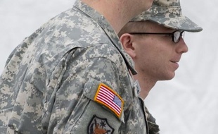 La justice militaire américaine a "recommandé" jeudi le renvoi en cour martiale de Bradley Manning, accusé d'être la "taupe" de WikiLeaks, a-t-on appris du commandement militaire de la région de Washington.