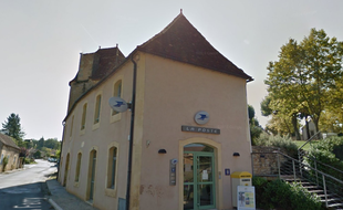 Le bureau de poste de Sainte-Alvère.