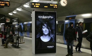 Une publicité interactive dans le métro de Stockholm.