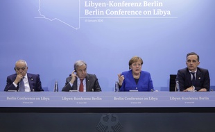 L’envoyé spécial de l’ONU en Libye Ghassan Salame, le secrétaire général des Nations unis Antonio Guterres, la chancelière allemande Angela Merkel et le ministre des Affaires étrangères allemand Heiko Maas à Berlin, le 19 janvier 2020.