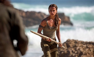 Alicia Vikander sur les premières photos officielles de « Tomb Raider ».
