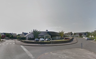 La rue jouxtant la mairie annexe de Brec'h, dans le Morbihan, a été touchée par une tornade le 9 novembre 2019.